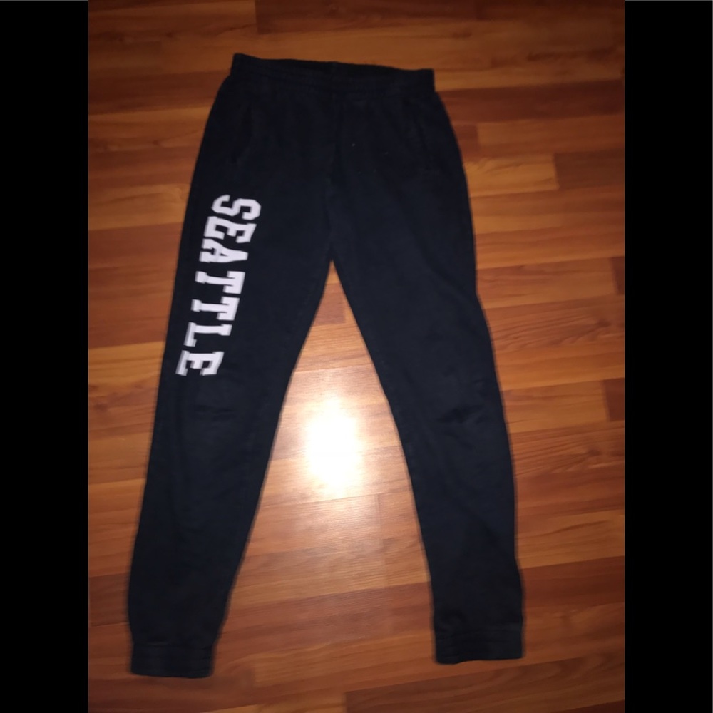 brandy melville seattle sweats pants !:) 46% OFF
